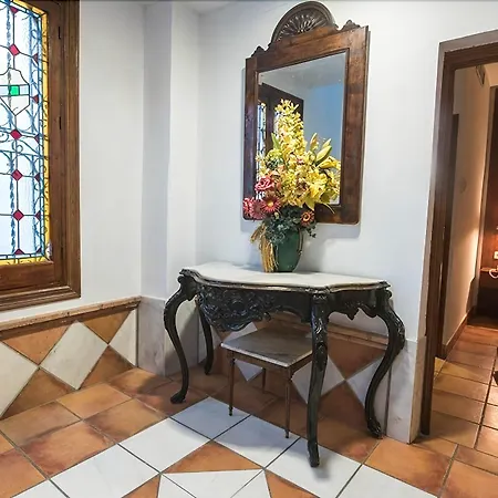 Honest 4* Granada