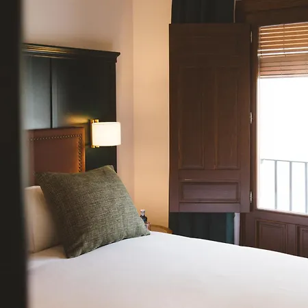 Honest Otel 4*