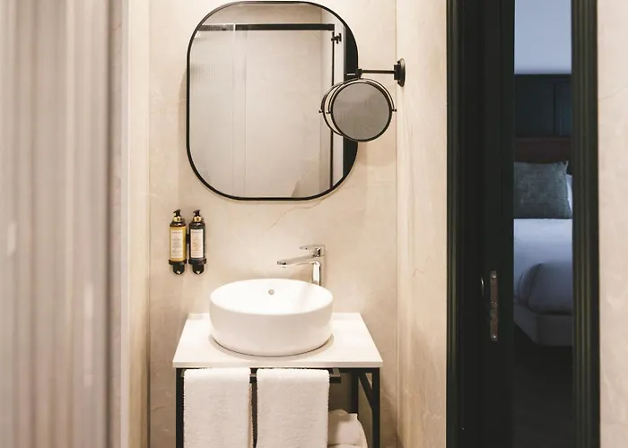 Honest Hotel