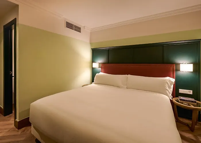 Honest Hotel 4*