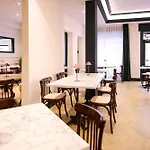 Hotel Honest