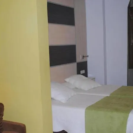 Nieves Hotel 3*