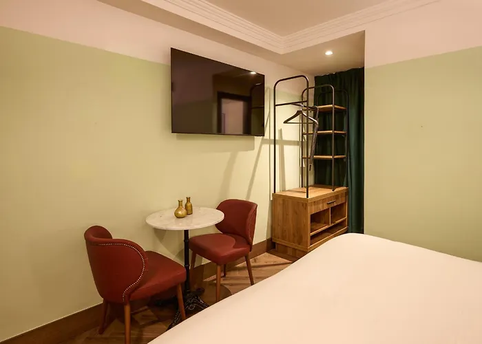 Honest Hotel